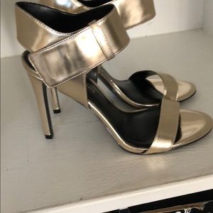 Heeled Sandals in gold by Enzo Angiolini
